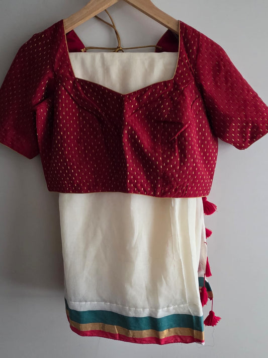 Off White Kerala Mulcotton Saree | Reddish Maroon & Green Border | With Princess Cut Blouse