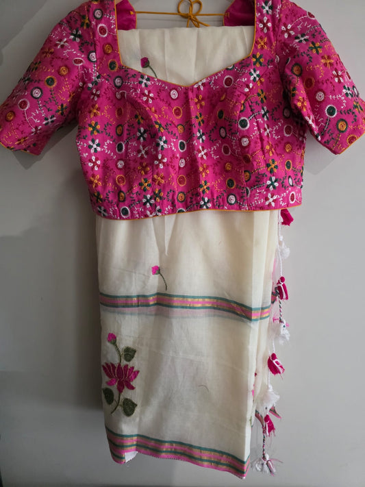 Off White Kerala Mulcotton Saree | Lotus Motifs | Pink & Green Stripe Border | With Princess Cut Blouse