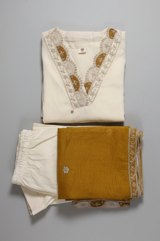 Mulchanderi 3 Piece Set – Embroidered Kurti, Pant & Dupatta