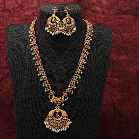 Clustered Pearl Kemp Jewellery Set with Earrings