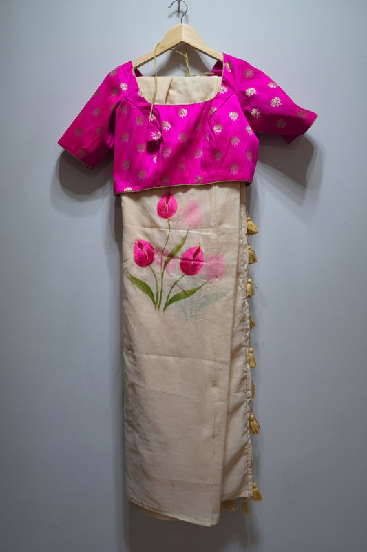Cream Hand-Painted Tulip Motif Kerala Mulcotton Saree | With Rani Pink Princess Cut Blouse