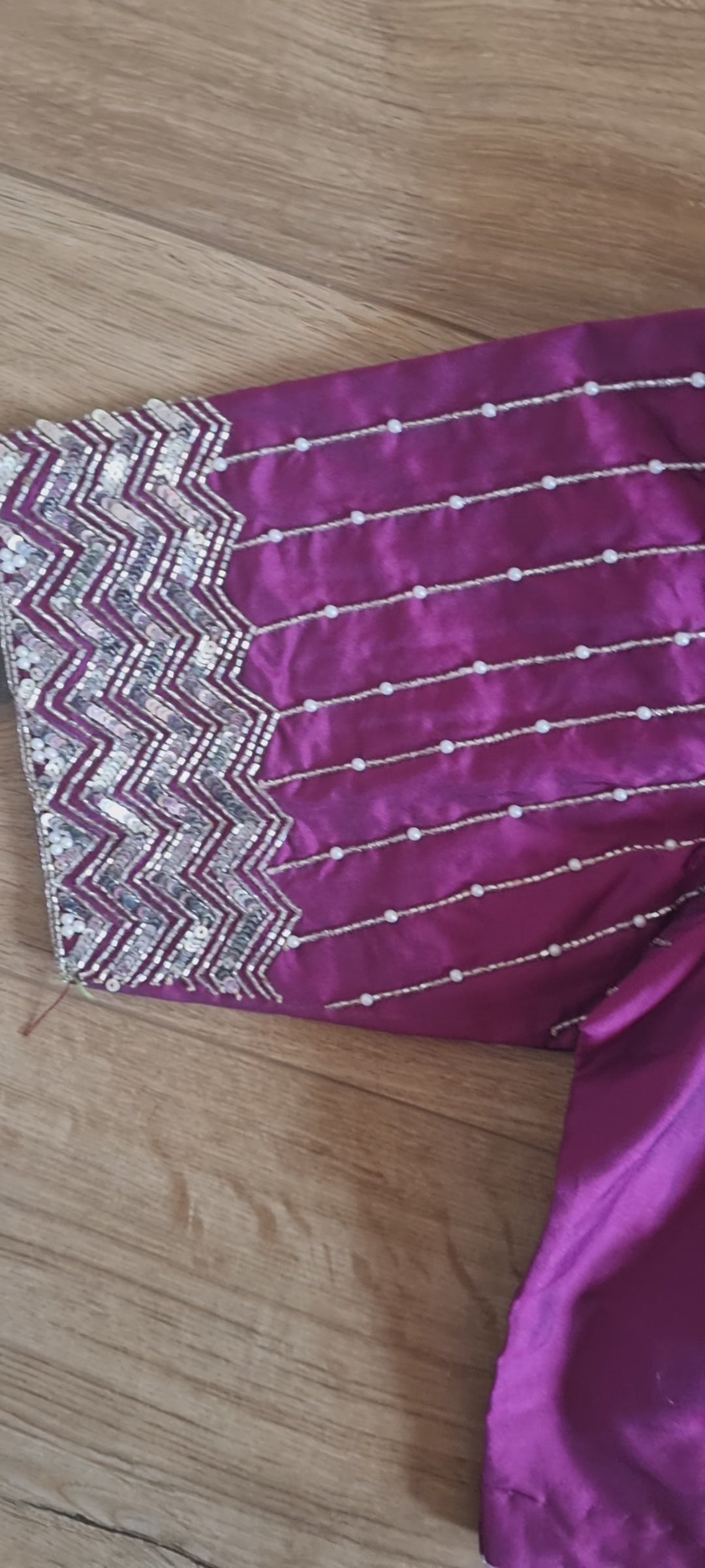Kerala cotton check setmundu with ready wear blouse.